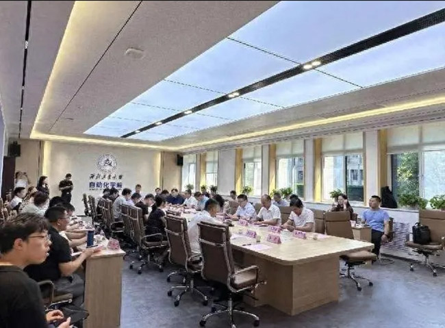 西安西瑪電機(jī)與西北工業(yè)大學(xué)開展“雙進(jìn)”活動，共推科技創(chuàng)新與產(chǎn)業(yè)升級